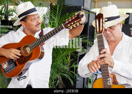 Miami Florida, Tropical Park, Cuban Exodus Relief Project, Festival, Festivals, Politik, Musiker, Quintett, Son de Mi Tierra, Exil, Diaspora, Hispanic Latin Stockfoto
