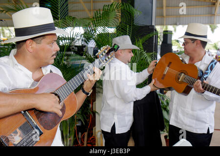 Miami Florida, Tropical Park, Cuban Exodus Relief Project, Festival, Festivals, Politik, Musiker, Quintett, Son de Mi Tierra, Exil, Diaspora, Hispanic Latin Stockfoto