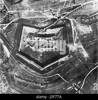 Fort Douaumont war eine wichtige Festung während des Ersten Weltkriegs in Frankreich. Anfang 1916 war sie an intensiven Kämpfen während der Schlacht von Verdun beteiligt, was ihre Bedeutung im Krieg deutlich machte. Stockfoto