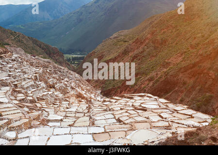 Salzbergwerke in Peru Inka-Tal. Salinas Reiseziel Landschaft Stockfoto