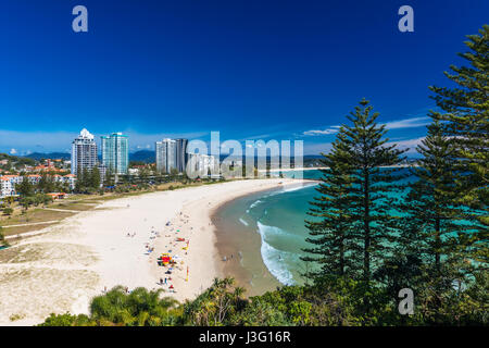 COOLANGATTA, AUS - 1. Mai 2017, Coolangatta Beach und Rainbow Bay, Gold Coast, Queensland, Australien Stockfoto