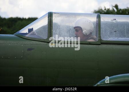 Privatbesitz Nanchang CJ-6 primäre Schulflugzeuge in Croft Farm, Defford, UK Stockfoto
