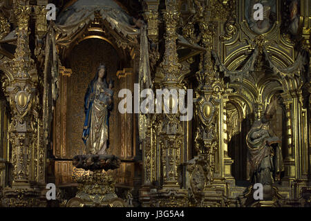 Barocken Altaraufsatz des spanischen Bildhauers Pedro Duque y Cornejo in der Kapelle der Jungfrau Maria Antigua (Capilla De La Virgen De La Antigua) in Granada Kathedrale (Catedral de Granada) in Granada, Andalusien, Spanien. Stockfoto