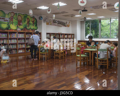 Yilan, Taiwan - 14. Oktober 2016: Große Räume in der Stadtbibliothek Stockfoto