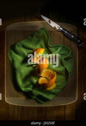 Künstlerische Obst Stillleben von Orangenhaut Stockfoto