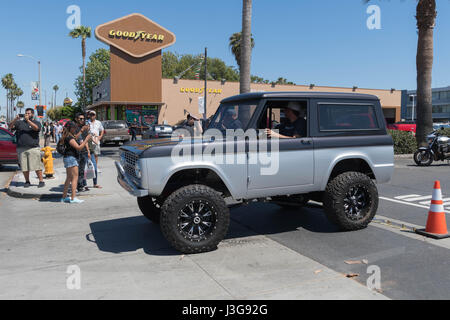 Buena Park, USA - 30. April 2017: Ford Bronco auf dem Display während der fabelhaften Furten Forever Stockfoto