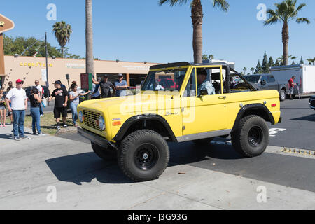 Buena Park, USA - 30. April 2017: Ford Bronco auf dem Display während der fabelhaften Furten Forever Stockfoto