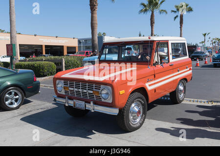 Buena Park, USA - 30. April 2017: Ford Bronco auf dem Display während der fabelhaften Furten Forever Stockfoto