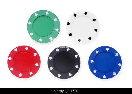 Fünf farbige Poker Chips-Set. Ohne Etiketten, isoliert auf weiss. Clipping-Pfad enthalten Stockfoto