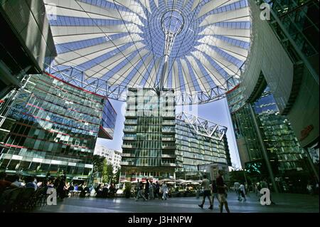 Stock Foto - Berlin, Germany.Sony Center, JAHN entworfen Sony gesponsert Gebäudekomplex befindet sich am Potsdamer Platz Credit: Paul Velasco / Alamy Stockfoto