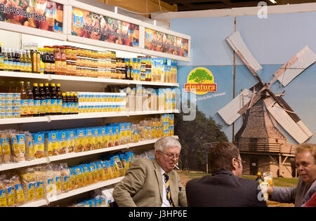 Deutschland, Köln, die ANUGA Speisen und Getränke-Messe auf dem Messegelände im Stadtteil Deutz, Stand der Firma Rinatura. Stockfoto