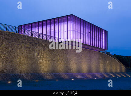 Europa, Deutschland, Köln, Hochwasserschutz Pumpwerk am Rhein im Stadtteil Bayenthal Stockfoto