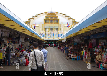 Eingang Passage bis zum Zentralmarkt in Phnom Penh, Kambodscha. Stockfoto