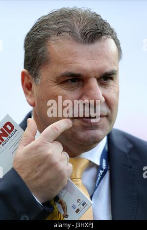 ANGE POSTECOGLOU Australien MANAGER Australien MANAGER STADIUM der leichten SUNDERLAND ENGLAND 27. Mai 2016 Stockfoto