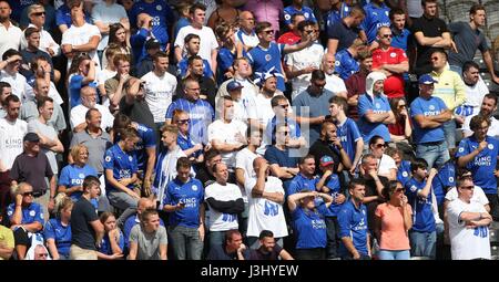 NIEDERGESCHLAGEN LEICESTER CITY FANS PREMIER LEAGUE HULL PREMIER LEAGUE HULL CITY V LE KC STADIUM HULL ENGLAND 13. August 2016 Stockfoto