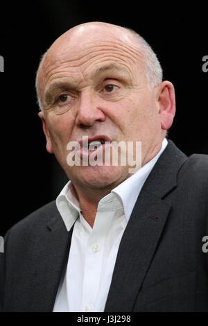 MIKE PHELAN HULL CITY INTERIMSTRAINER HULL CITY INTERIMSTRAINER KCOM Stadion HULL ENGLAND 27. August 2016 Stockfoto