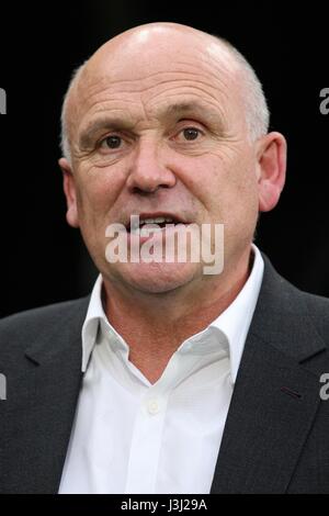 MIKE PHELAN HULL CITY INTERIMSTRAINER HULL CITY INTERIMSTRAINER KCOM Stadion HULL ENGLAND 27. August 2016 Stockfoto