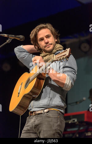 Jack Savoretti durchführen am Jazz Festival Cheltenham, Cheltenham, UK. 27. April 2017 Stockfoto