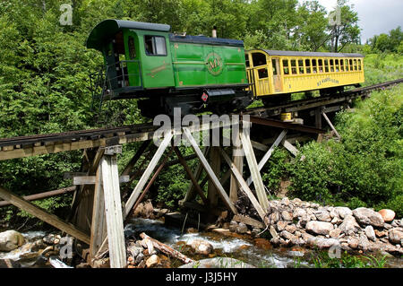 Die Zahnradbahn, die Mt. Washington - Mount Washington, New Hampshire, USA klettert Stockfoto