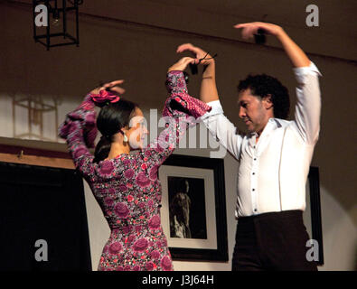 Tanzen zu Flamenco-Musik in Cordoba, Spanien Stockfoto