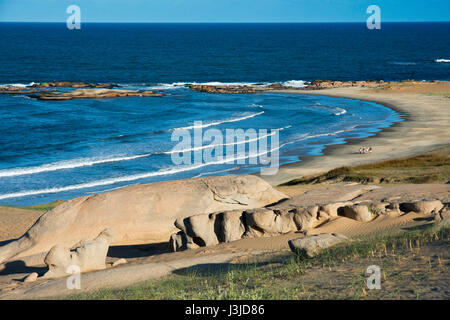 Strand und gehen weg von Cabo Polonio nach Barra de Valizas, Rocha Abteilung, Uruguay. Stockfoto