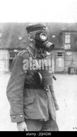 „I Weltkrieg ERE2“ bezieht sich auf den Ersten Weltkrieg und seine Ereignisse oder Schlachten, die oft in historischen Aufzeichnungen hervorgehoben werden. Es ist ein Verweis auf den globalen Konflikt, der die Geschichte des 20. Jahrhunderts geprägt hat. Stockfoto