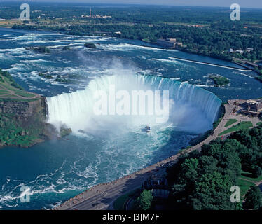 Niagarafälle und Maid of Nebel Vergnügungsdampfer, Ontario, Kanada Stockfoto