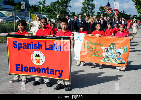 Miami Florida, Spanish Lake Elementary School, Internationaler Spaziergang zum Schultag, Studenten Schüler Sicherheit Poster Contest, Parade, multikulturell, schwarz Stockfoto