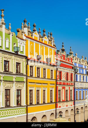 Polen, Woiwodschaft Lublin, Zamosc, Altstadt, bunten Häusern am Marktplatz Stockfoto