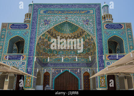 Die iranische Moschee (auch bekannt als Imam Hussein Mosque) befindet sich in Satwa, Dubai. Stockfoto