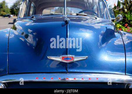 Chevy DeLuxe Auto bei Hochzeit Stockfoto