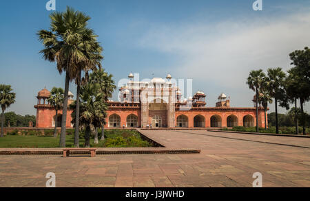 Großmogul akbar Grab agra in sikandra von seinem Sohn jahangir im Baujahr 1613 ad ist ein Meisterwerk der Mughal india Architektur. Stockfoto