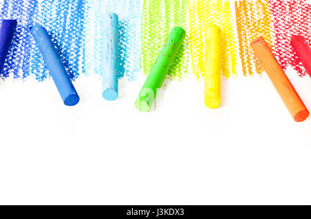 Bunte Kreide Pastellkreide auf weißem Hintergrund. Stockfoto