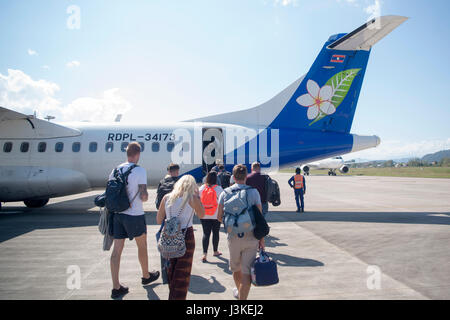 ein Airpline einer Lao Airlines am Flughafen in die Stadt Luang Prabang im Norden von Laos in Südostasien. Stockfoto