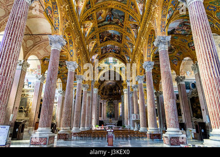 Genua, Italien - 11. Juli 2016: Das Innere der Basilika della Santissima Annunziata del Vastato Stockfoto