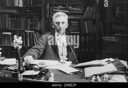 Geza Gardonyi war ein ungarischer Schriftsteller und Journalist, der für seine historischen Romane bekannt war. Sein berühmtestes Werk ist „Eclipse of the Crescent Moon“, das die ungarische Geschichte während der Besatzung des Osmanischen Reiches erforscht. Stockfoto