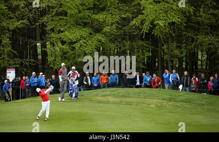 Englands Andy Sullivan & Chris Wood bei Tag eins der Golf-Sechser im Centurion Club, St Albans. Stockfoto