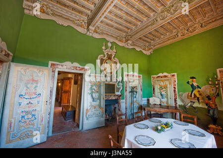 Castello di Meleto, Burg von Meleto, Burg aus dem 11. Jahrhundert, Esszimmer, Massellone Tal, Gaiole In Chianti, Siena, Toskana, Italien, Europa Stockfoto