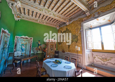 Castello di Meleto, Burg von Meleto, Burg aus dem 11. Jahrhundert, Esszimmer, Massellone Tal, Gaiole In Chianti, Siena, Toskana, Italien, Europa Stockfoto