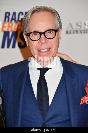 Los Angeles, USA. 5. Mai 2017. Tommy Hilfiger beim Rennen, MS 2017 im Beverly Hilton Hotel in Los Angeles zu löschen. 6. Mai 2017. Bildnachweis: Longifilis / USA/Alamy Live News Stockfoto