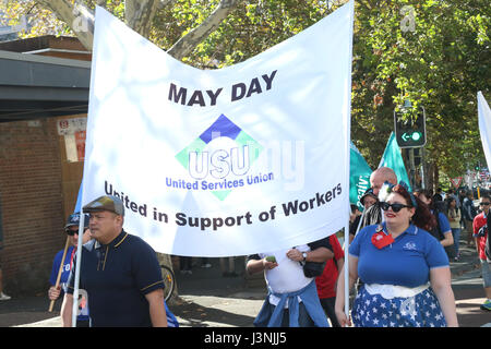 Sydney, Australien. 7. Mai 2017. Die jährliche Maifeiertag März begann im Hyde Park North von 12:00 mit reden. Demonstranten dann live marschierten bis Prince Alfred Park für Essen,-Musik und Unterhaltung. In diesem Jahr war das Thema für Maifeiertag Ungleichheit, mit einem Fokus auf Arbeitnehmerrechte kämpfen. Kredit: Kredit: Richard Milnes/Alamy Live-Nachrichten Stockfoto