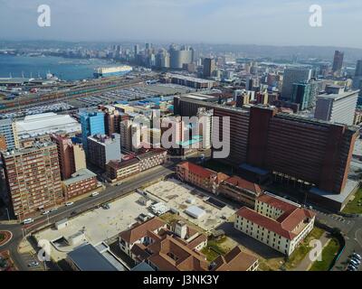 In Johannesburg. 6. Mai 2017. Foto aufgenommen am 6. Mai 2017 zeigt eine Luftaufnahme von Durban, Provinz KwaZulu-Natal, Südafrika. Bildnachweis: Zhai Jianlan/Xinhua/Alamy Live-Nachrichten Stockfoto