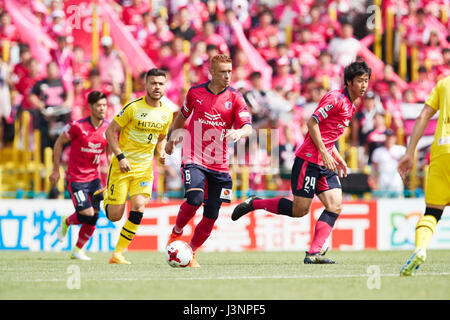 Chiba, Japan. 6. Mai 2017. Souza (Cerezo) Fußball: 2017 J1 League match zwischen Kashiwa Reysol 1-0 Cerezo Osaka Kashiwa Hitachi-Stadion in Chiba, Japan. Bildnachweis: AFLO SPORT/Alamy Live-Nachrichten Stockfoto