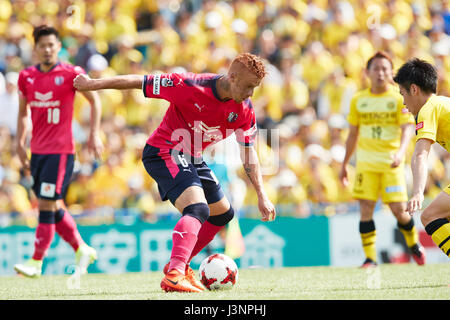 Chiba, Japan. 6. Mai 2017. Souza (Cerezo) Fußball: 2017 J1 League match zwischen Kashiwa Reysol 1-0 Cerezo Osaka Kashiwa Hitachi-Stadion in Chiba, Japan. Bildnachweis: AFLO SPORT/Alamy Live-Nachrichten Stockfoto