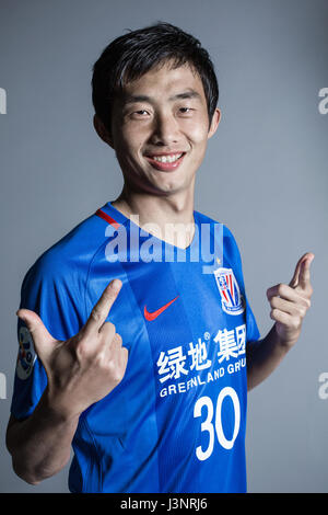 Porträt des chinesischen Fußballspieler Tao Jin von Shanghai Grönland Shenhua F.C. für die 2017 Chinese Football Association Super League, in Shanghai, China, 22. Januar 2017. Stockfoto