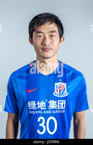 Porträt des chinesischen Fußballspieler Tao Jin von Shanghai Grönland Shenhua F.C. für die 2017 Chinese Football Association Super League, in Shanghai, China, 22. Januar 2017. Stockfoto