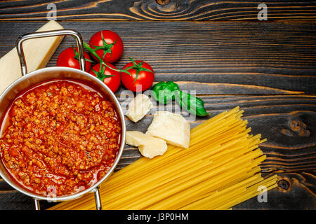 Spaghetti Bolognese-Sauce in einer Pfanne Stockfoto