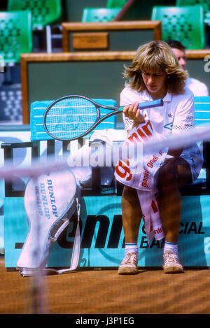 Steffi Graf (GER) im Wettbewerb bei den French Open 1988. Stockfoto