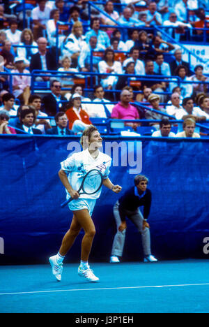 Steffi Graf (GER) im Wettbewerb bei den US Open 1987. Stockfoto