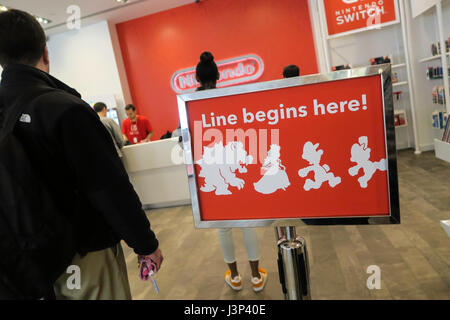 Nintendo-Welt New York Store Interieur, Rockefeller Center, NYC, USA Stockfoto